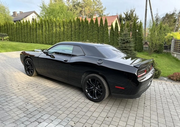 Dodge Challenger cena 103700 przebieg: 89000, rok produkcji 2016 z Wieliczka małe 466